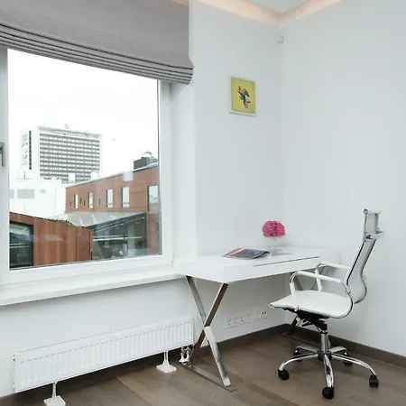 8era Business Executive Rotermanni تالين