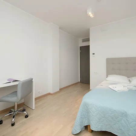 8era Business Executive Rotermanni *