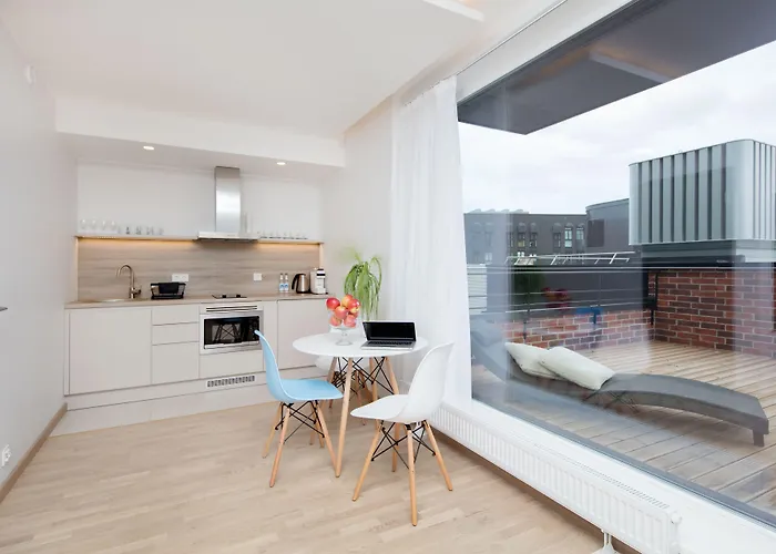 8era Business Executive Rotermanni