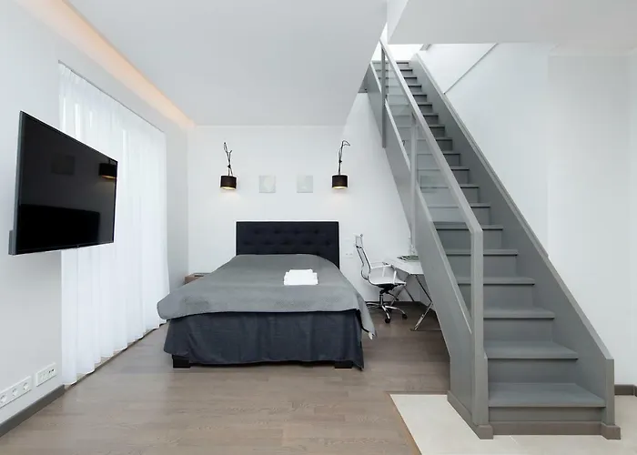 8era Business Executive Rotermanni *