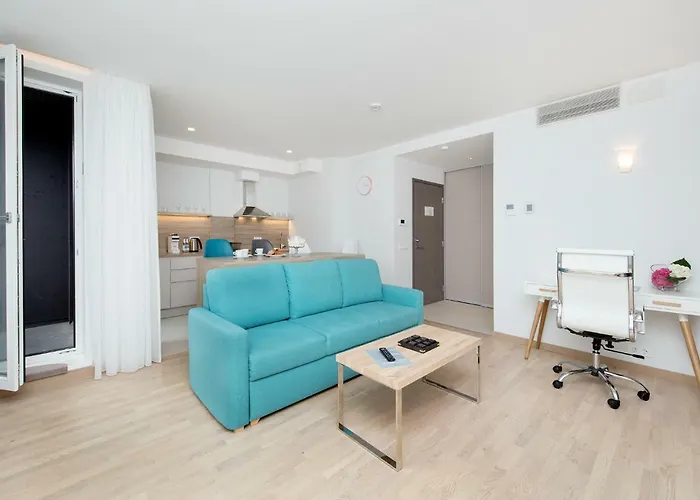 8era Business Executive Rotermanni