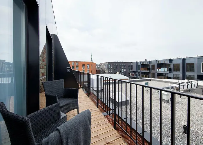 8era Business Executive Rotermanni *