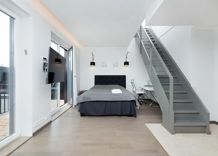 8era Business Executive Rotermanni *